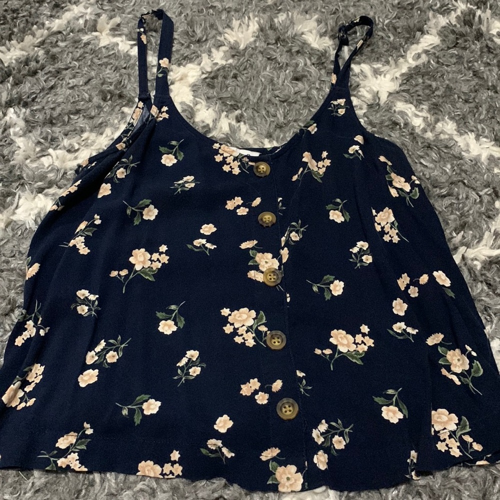 Hollister summer tank top!!🌸